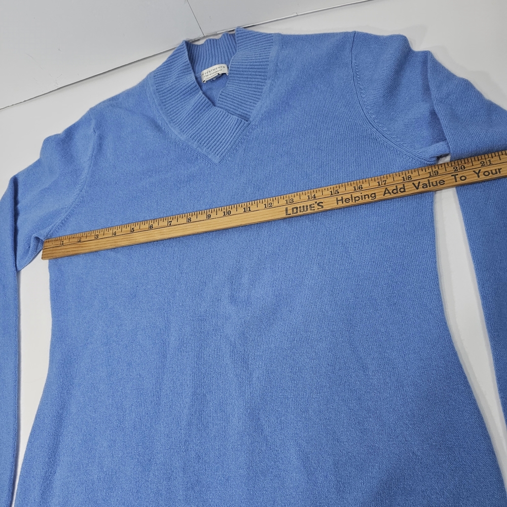 Investments Light Blue V-Neck Sweater 100% Cashmere Sz M - Picture 11 of 13
